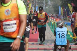 BIB: 472
                            <button type="button" onclick="openModal(8248268)" class="btn btn-primary btn-sm float-right btn-popup" data-toggle="modal" data-target=".modal-high-quality">
                        <i class="fas fa-shopping-cart"></i> Add to Cart
                    </button>
                                            <button type="button" onclick="isThisMe(8248268, true)" class="btn btn-success btn-sm float-right btn-popup btn-isme hidden" data-toggle="tooltip" data-placement="bottom" title="นี่คือรูปของคุณใช่ไหม คลิกที่นี่เพื่อเอาเข้าอัลบั้ม">
                        <i class="fas fa-plus"></i> Add to album
                    </button>
                    <button type="button" onclick="isThisMe(8248268, false)" class="btn btn-warning btn-sm float-right btn-popup btn-isnotme hidden">
                        <i class="fas fa-ban"></i> Remove from album
                    </button>